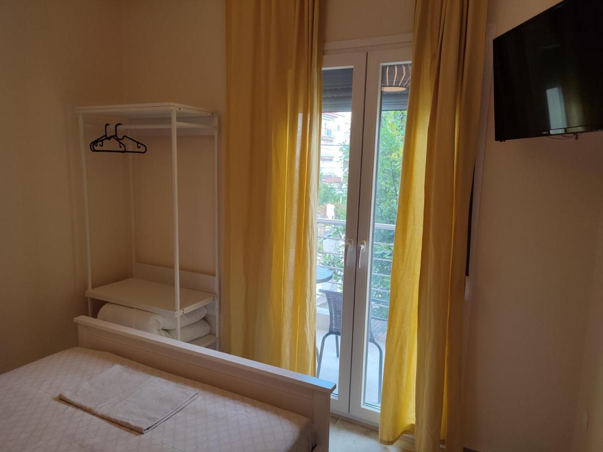 Estrella Rooms Nea Kallikrateia Esterno foto