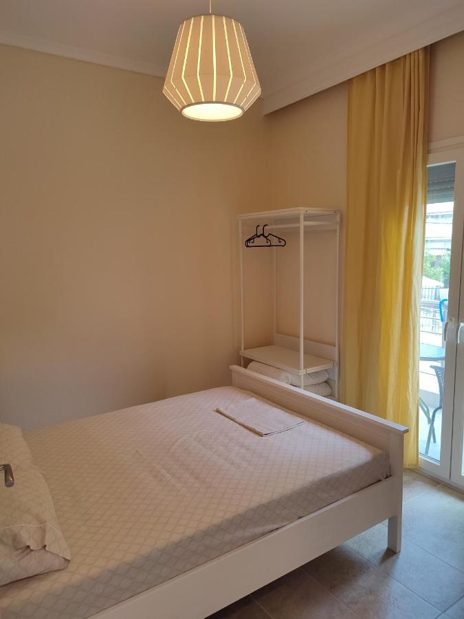 Estrella Rooms Nea Kallikrateia Esterno foto