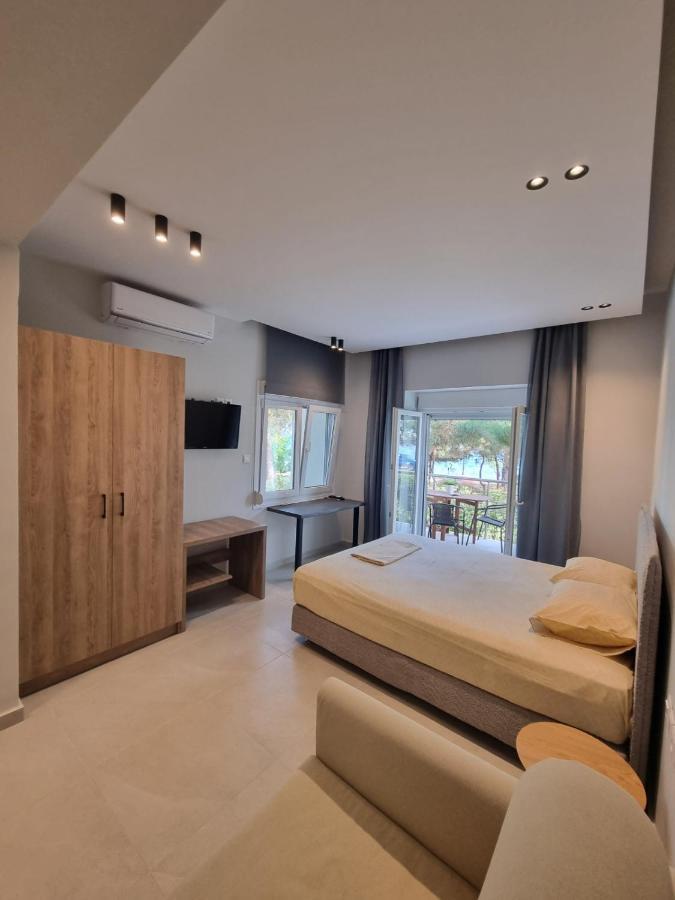 Estrella Rooms Nea Kallikrateia Esterno foto