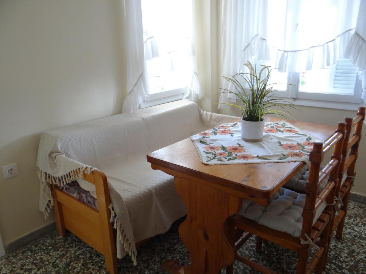 Estrella Rooms Nea Kallikrateia Esterno foto